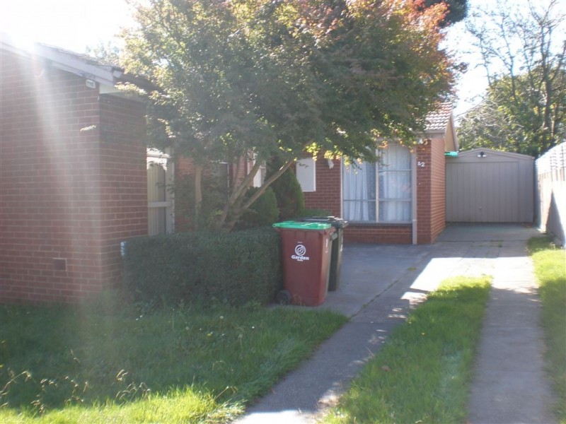 42 Meadowood Walk, Narre Warren VIC 3805