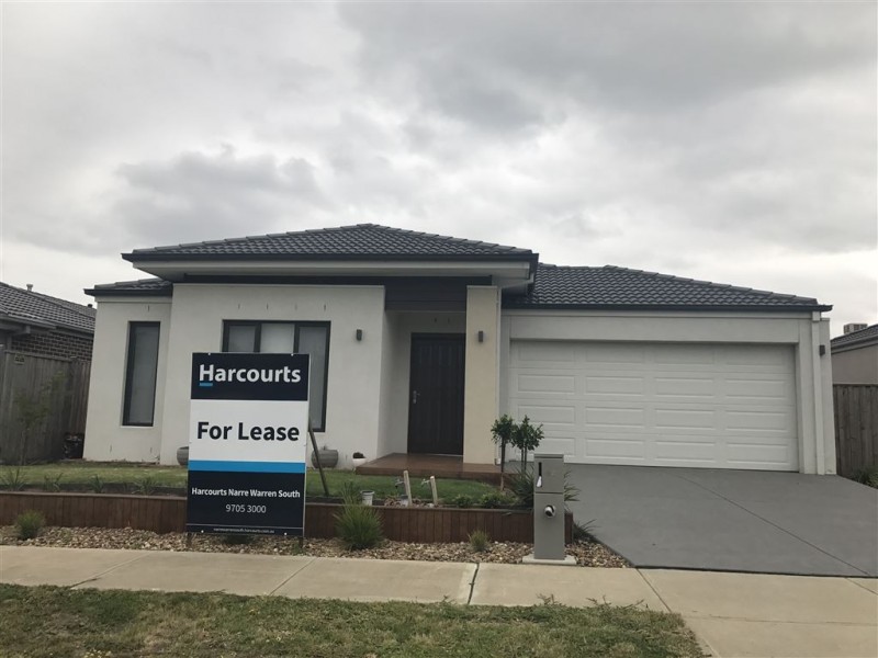 42 Riverstone Boulevard, Clyde North VIC 3978