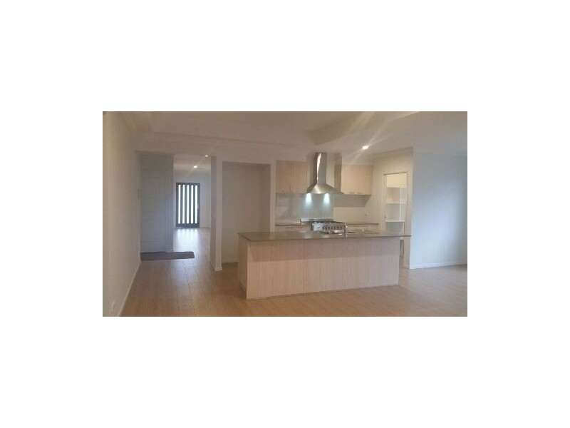 42 Riverstone Boulevard, Clyde North VIC 3978