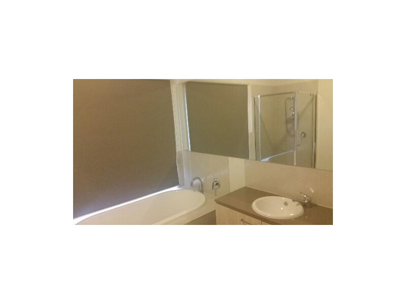 42 Riverstone Boulevard, Clyde North VIC 3978