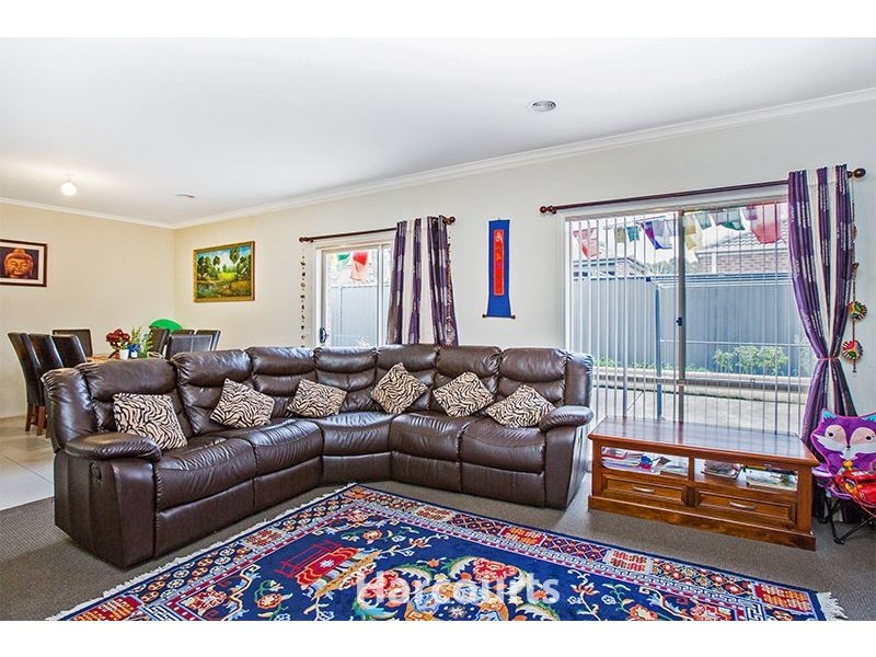 4 Jefferson Avenue, Cranbourne North VIC 3977