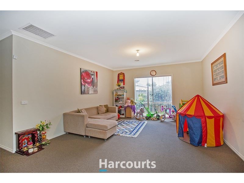4 Jefferson Avenue, Cranbourne North VIC 3977