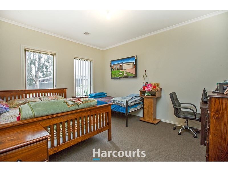 4 Jefferson Avenue, Cranbourne North VIC 3977