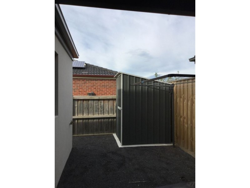 5/17 Golden Elm Way, Lyndhurst VIC 3975
