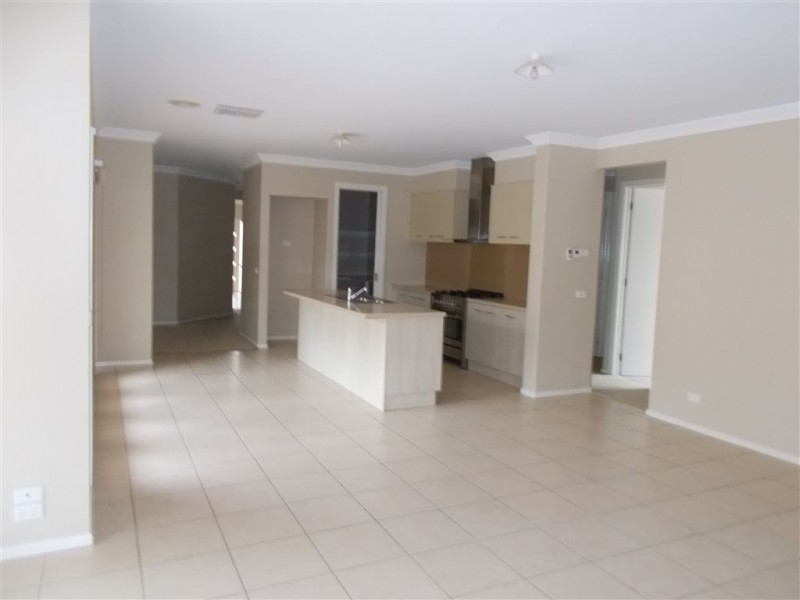 35 Flinders Park Drive, Officer VIC 3809