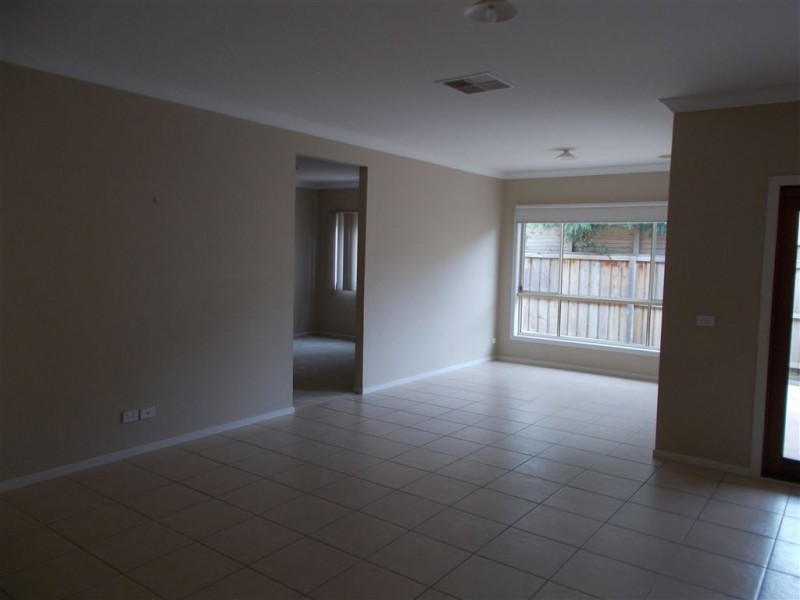 35 Flinders Park Drive, Officer VIC 3809