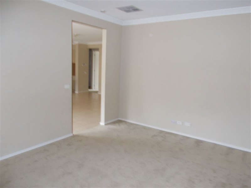 35 Flinders Park Drive, Officer VIC 3809