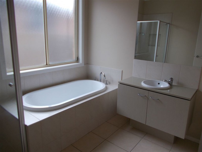 35 Flinders Park Drive, Officer VIC 3809