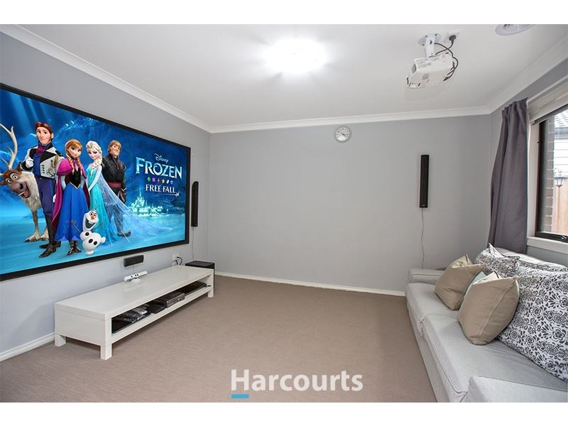 55 Elmtree Crescent, Clyde North VIC 3978