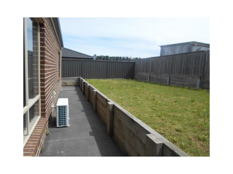 20 Sagan Drive, Cranbourne North VIC 3977