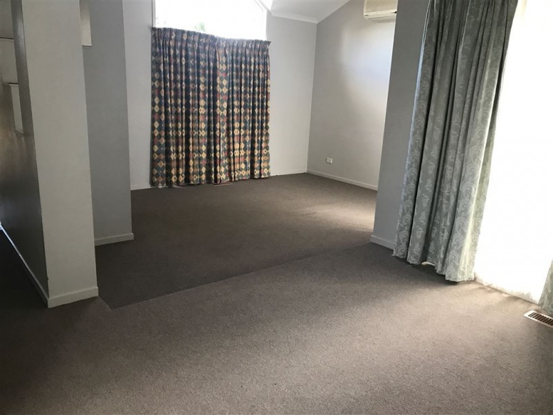 19 England Walk, Narre Warren South VIC 3805