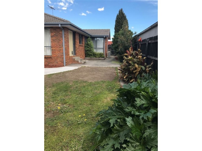 19 England Walk, Narre Warren South VIC 3805