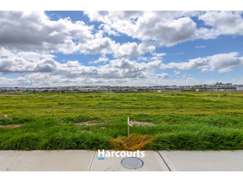 25 Cottongrass Ave, Clyde North VIC 3978