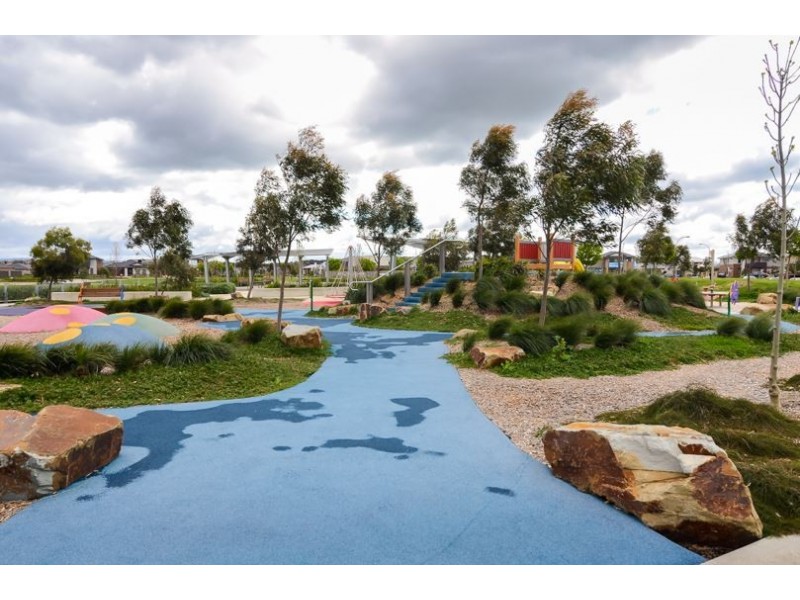 25 Cottongrass Ave, Clyde North VIC 3978