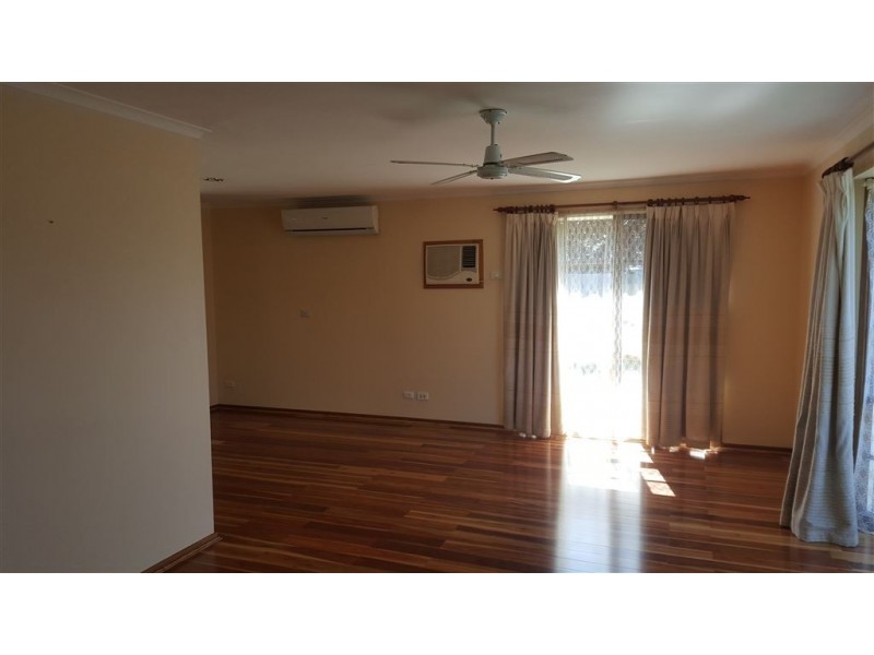 10 Tottington Rise, Berwick VIC 3806