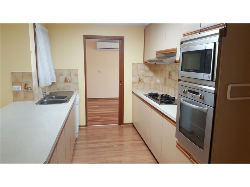 10 Tottington Rise, Berwick VIC 3806