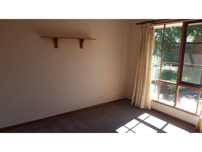 10 Tottington Rise, Berwick VIC 3806