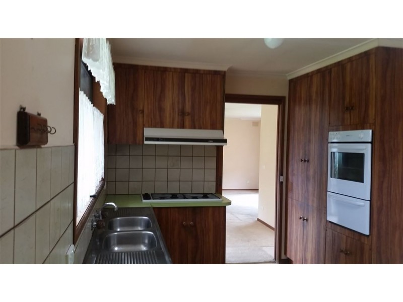 1 Lonsdale Crescent, Cranbourne North VIC 3977