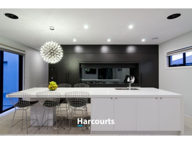 30 Salerno Way, Clyde North VIC 3978