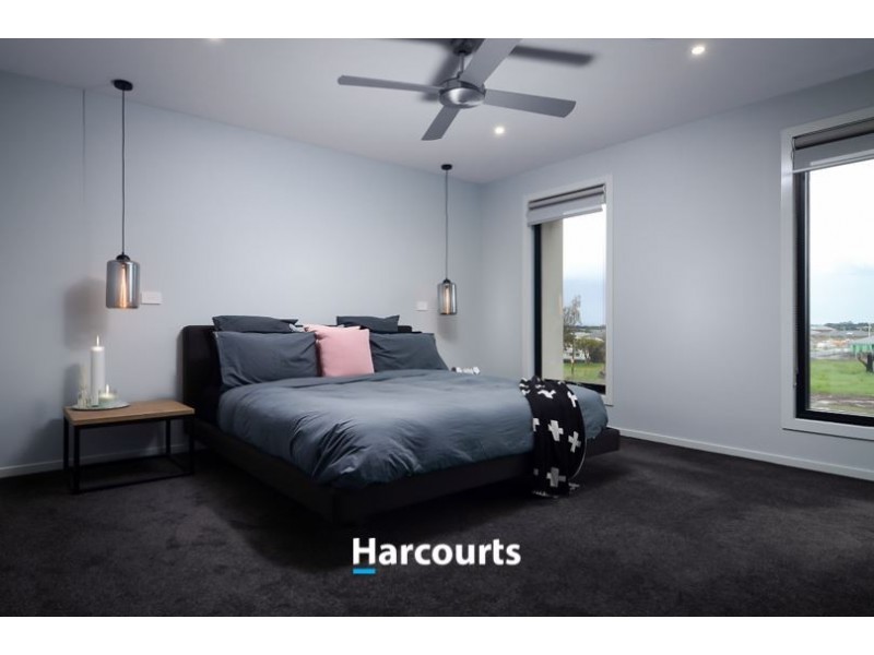 30 Salerno Way, Clyde North VIC 3978