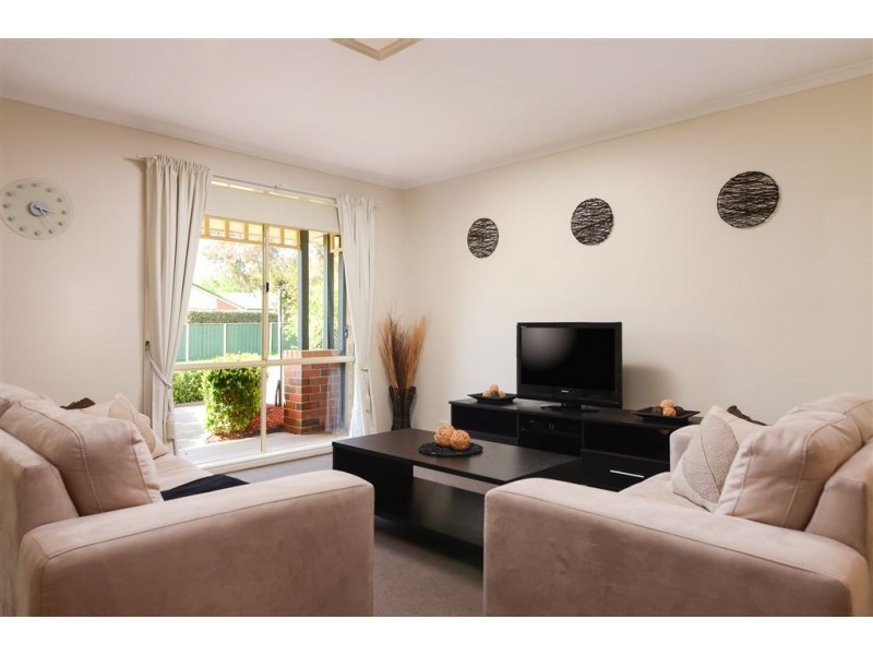 2 Cooney Close, Berwick VIC 3806