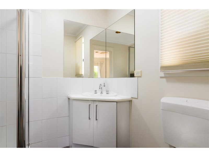 2 Cooney Close, Berwick VIC 3806