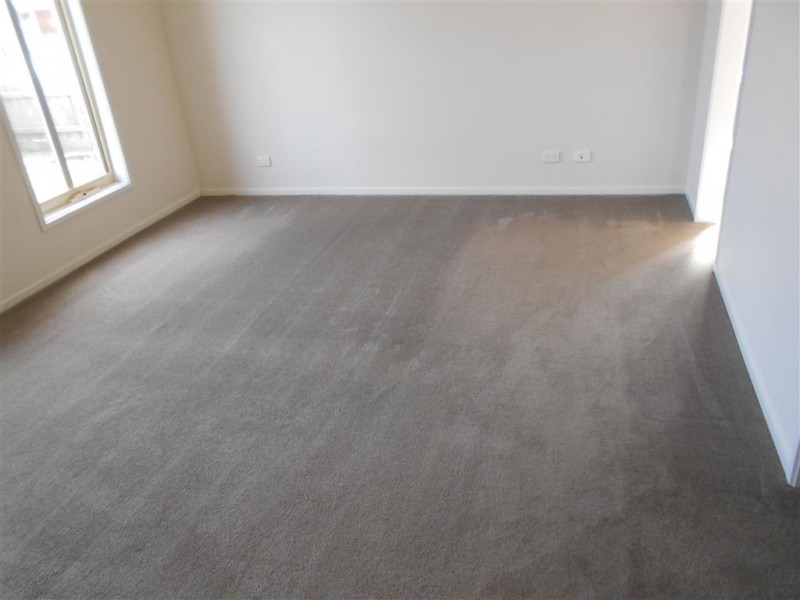 6 Kingsbarn Court, Cranbourne VIC 3977