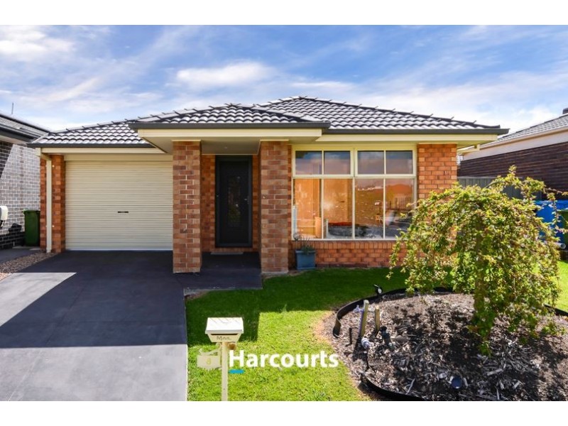 8 Tarwin Place, Cranbourne East VIC 3977