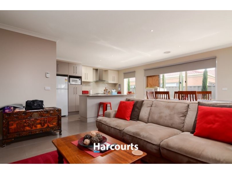 8 Tarwin Place, Cranbourne East VIC 3977