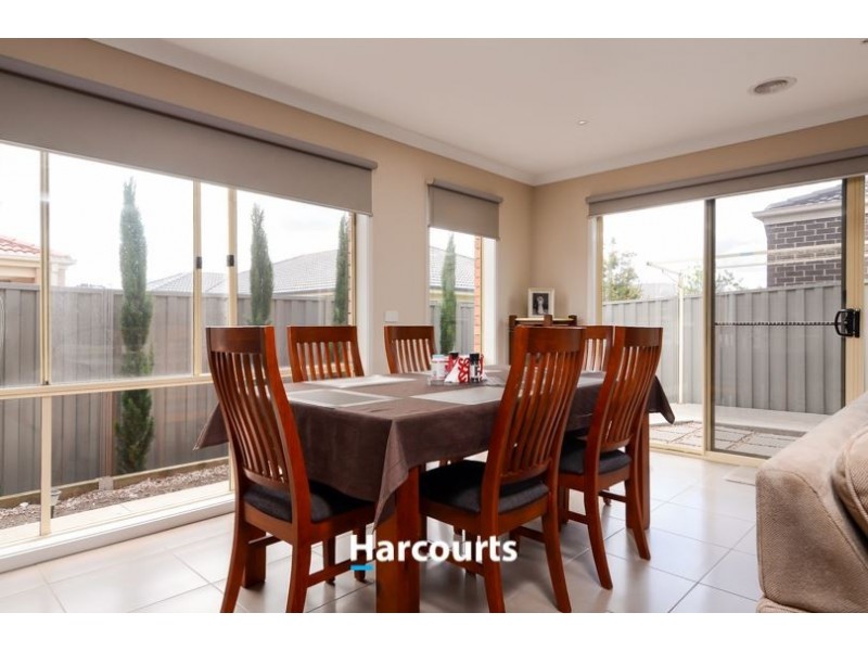 8 Tarwin Place, Cranbourne East VIC 3977