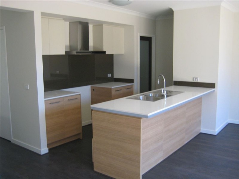 12 Mill Circuit, Clyde North VIC 3978