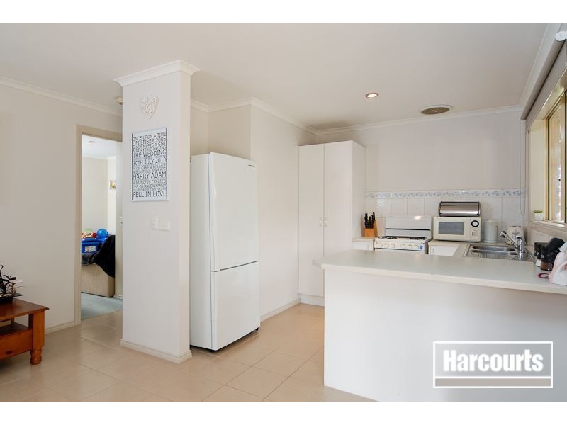 8 Julia Court, Cranbourne North VIC 3977