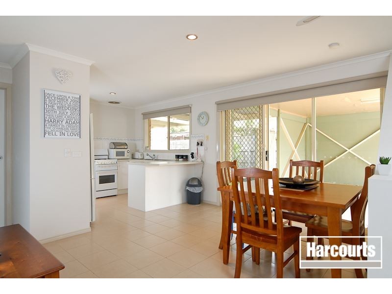 8 Julia Court, Cranbourne North VIC 3977