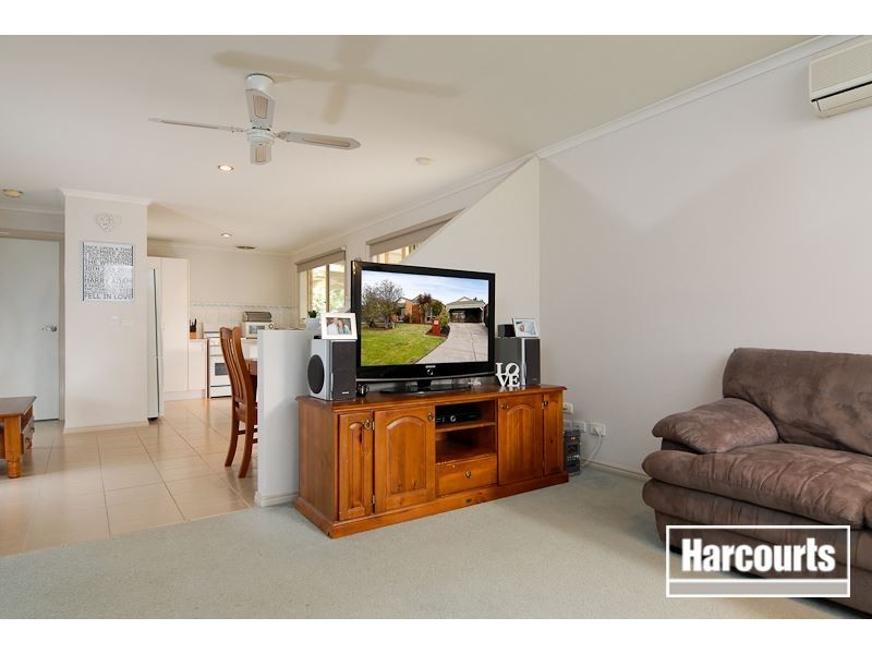 8 Julia Court, Cranbourne North VIC 3977