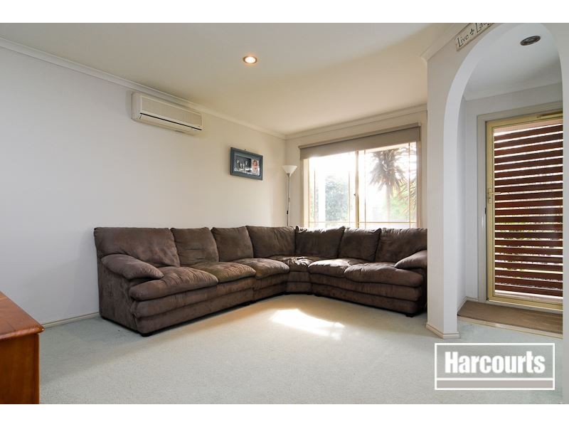 8 Julia Court, Cranbourne North VIC 3977