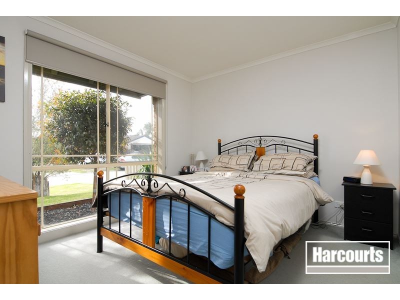 8 Julia Court, Cranbourne North VIC 3977