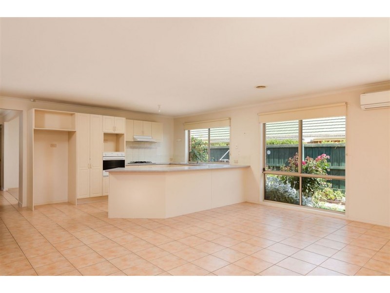 24 Chatswood Drive, Narre Warren South VIC 3805