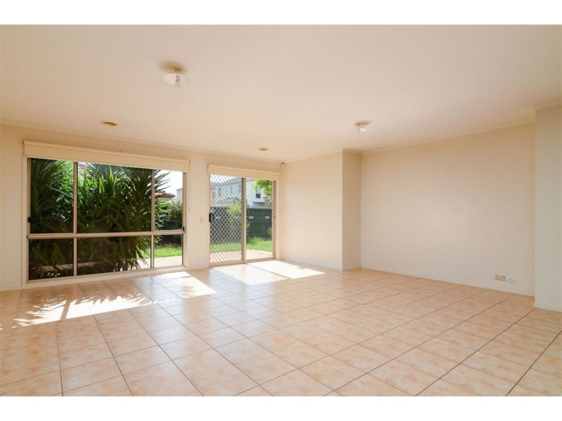 24 Chatswood Drive, Narre Warren South VIC 3805