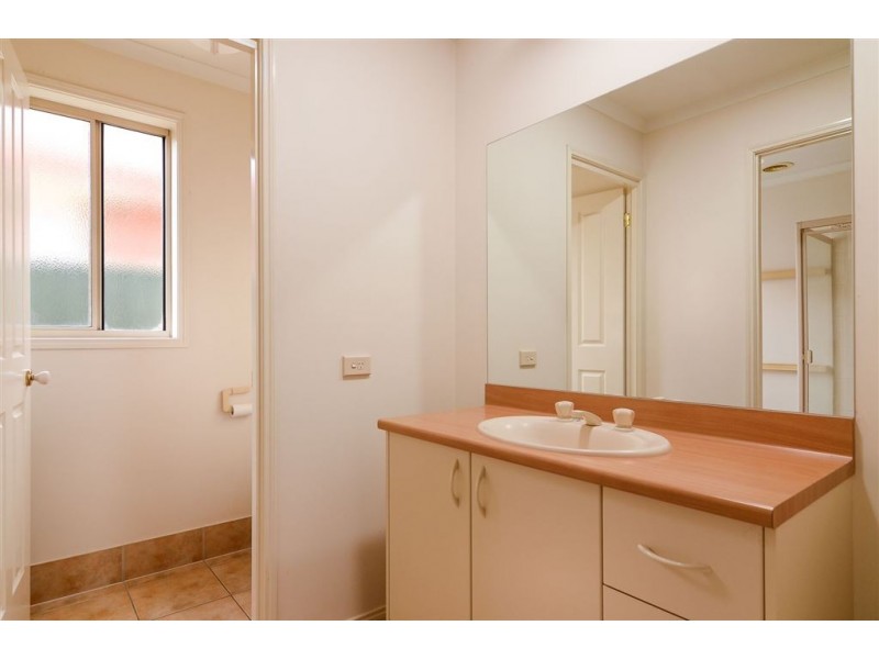 24 Chatswood Drive, Narre Warren South VIC 3805