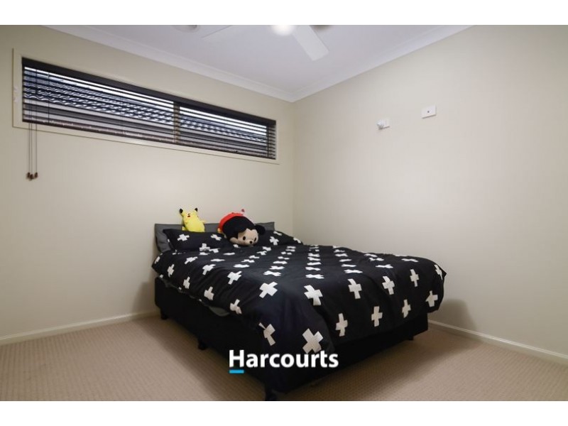 12 Dellinea St, Cranbourne North VIC 3977