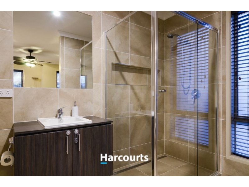 12 Dellinea St, Cranbourne North VIC 3977