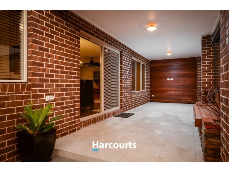 12 Dellinea St, Cranbourne North VIC 3977