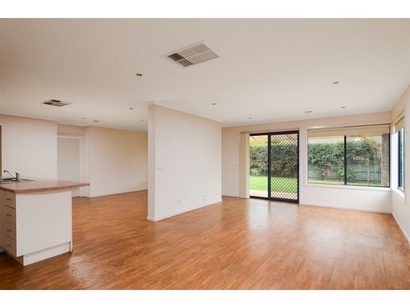 20 Pevensey Drive, Narre Warren South VIC 3805