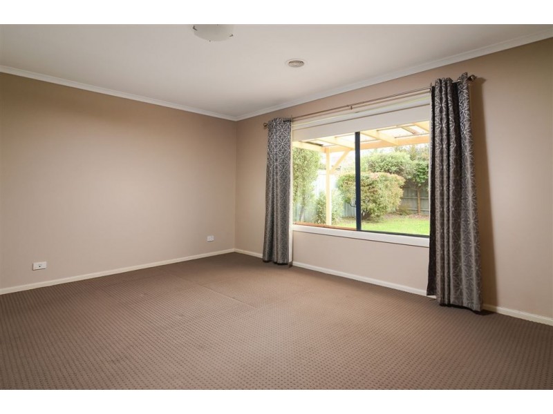 20 Pevensey Drive, Narre Warren South VIC 3805