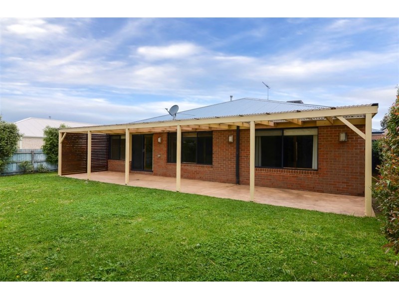 20 Pevensey Drive, Narre Warren South VIC 3805
