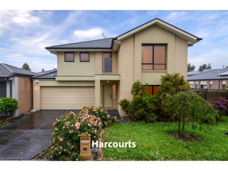 14 Whitegum Way, Cranbourne North VIC 3977