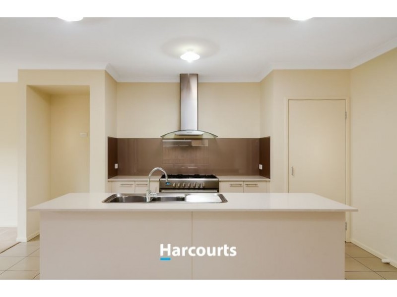 14 Whitegum Way, Cranbourne North VIC 3977