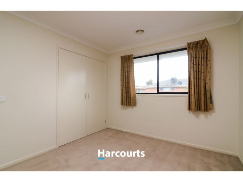 14 Whitegum Way, Cranbourne North VIC 3977