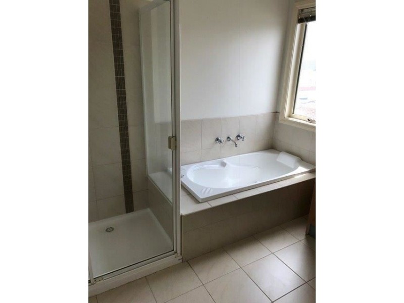 11 Hickory Drive, Narre Warren South VIC 3805