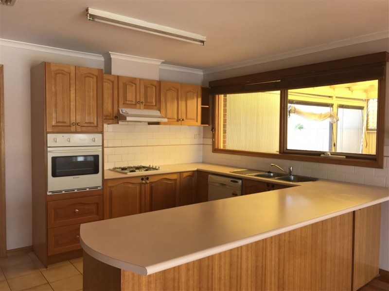 12 Badger Court, Narre Warren VIC 3805